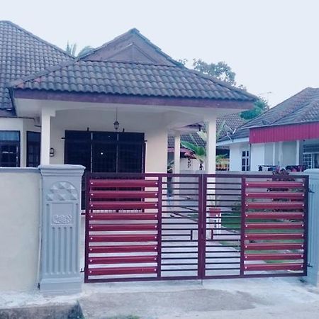 Sofea Guest House Kemaman Chukai Exterior photo